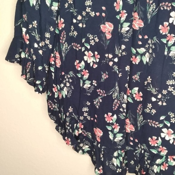 GAP Top Navy Blue Floral Ruffle Lightweight Small - Picture 2 of 9